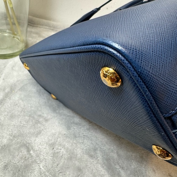 ❤️Prada Saffiano Bag❤️ - Picture 6 of 16
